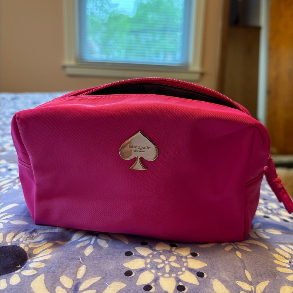 New Kate Spade Hot Pink Zip Purse - Picture 5 of 5